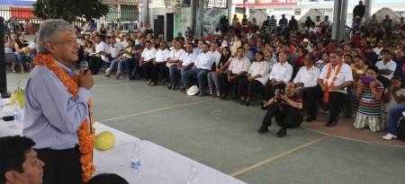 López Obrador en La Montaña Guerrero. Foto: Morena
