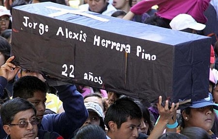 En memoria de los estudiantes asesinados de Ayotzinapa y de los comunistas de Guerrero. Foto: pos.org.mx