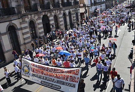 Maestros en Michoacán contra la reforma educativa. Foto: Notimex
