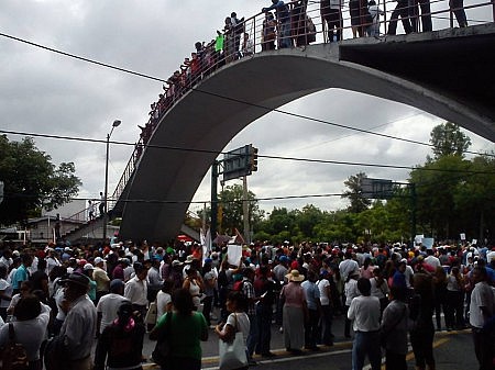 Megamarcha pacífica de 24 mil maestros en Guadalajara. Foto: Perfil de FB Ni un voto al PRI