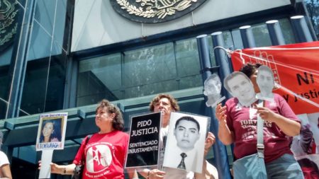 Familiares de víctimas presentan sus casos. Foto: Limeddh